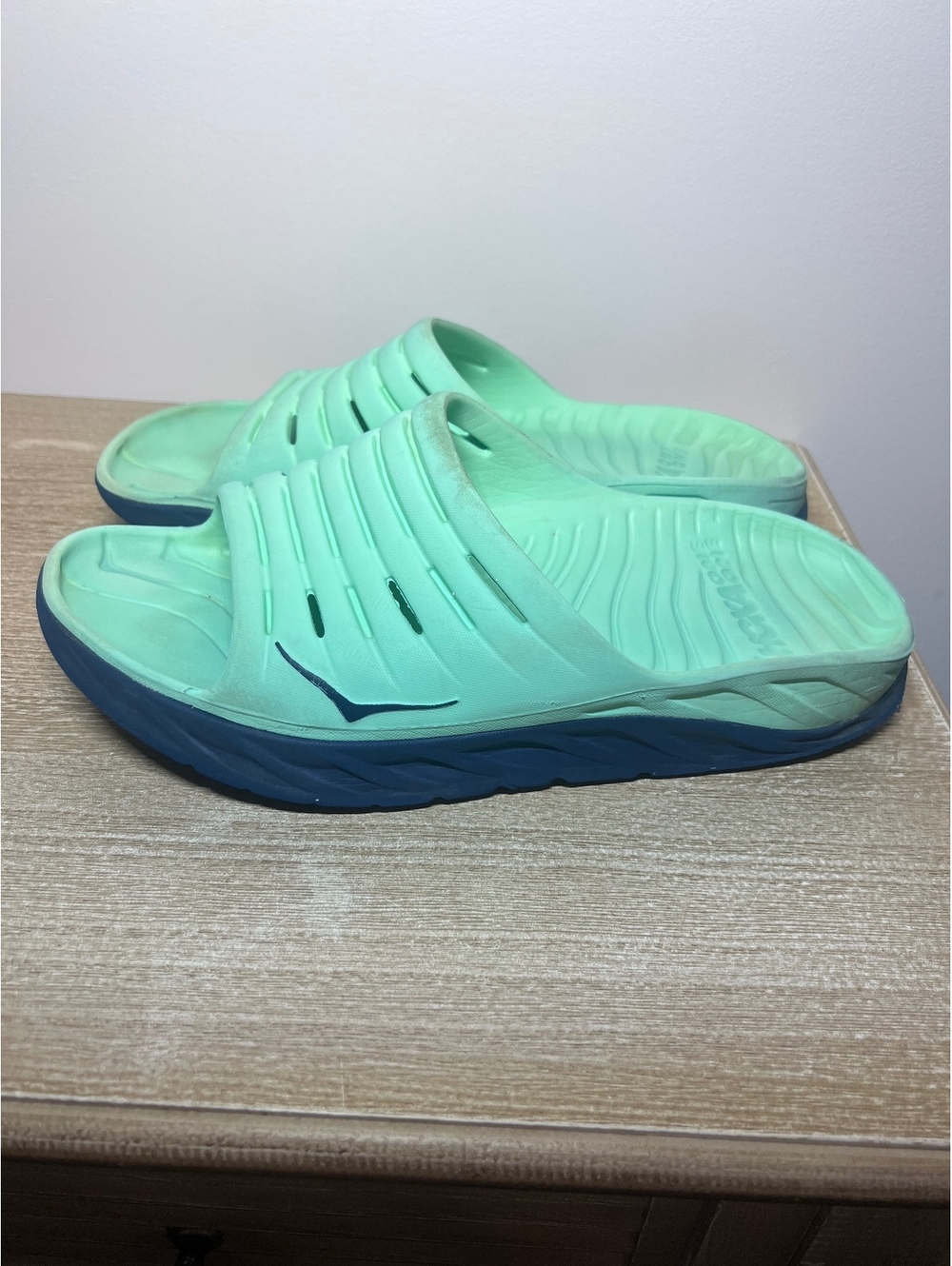 Hoka Men's Slide Sandals with Cushioned Sole and Ventilation Straps Size 10
